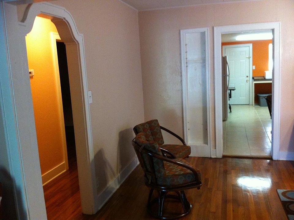 2nd image of 1002 S Indiana Ave