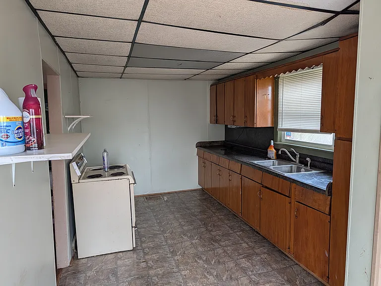 1021 Orange Rd — Photo 7