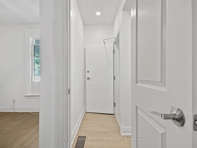 35 Humberside Ave #2 — Photo 9