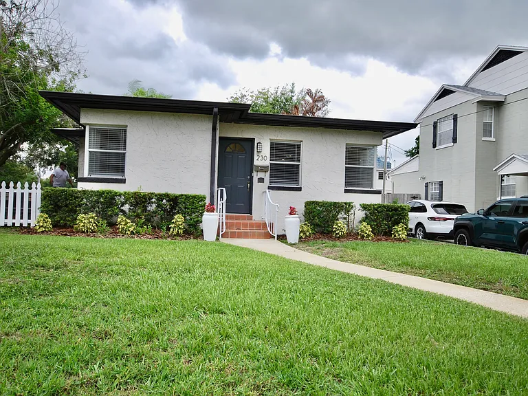 230 E Concord St — Photo 34