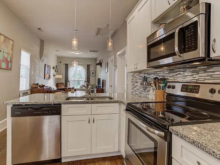 3777 N Franklin St — Photo 6