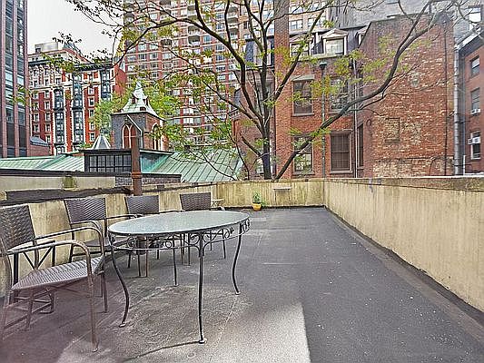 2nd image of 4 E 30th St APT 2B