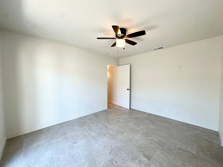 561 Desert View Dr #4 — Photo 9