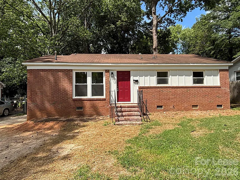 2627 Dora Dr — Photo 1