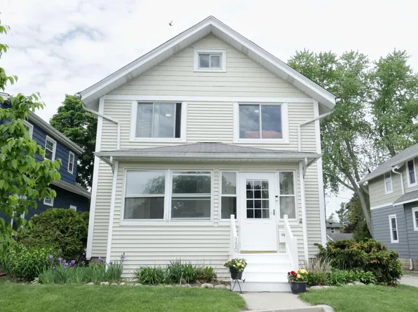 150 South James STREET, Waukesha, WI 53186