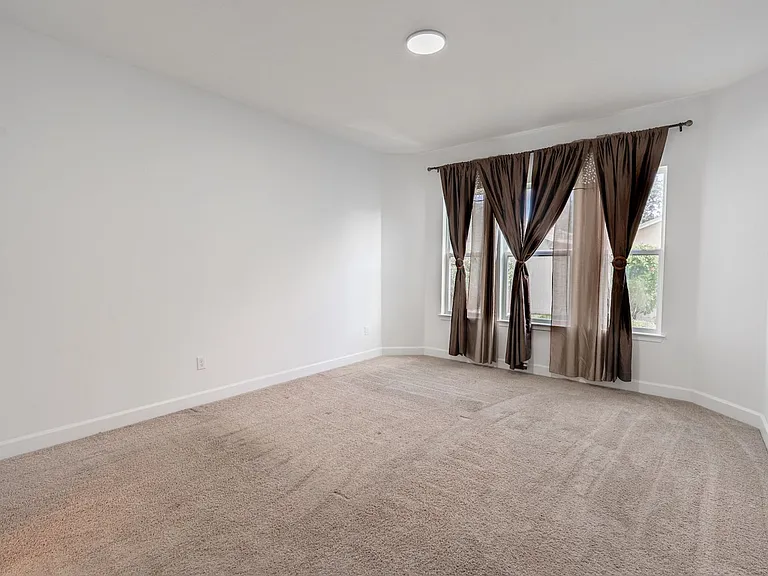 10667 Cardera Dr — Photo 25
