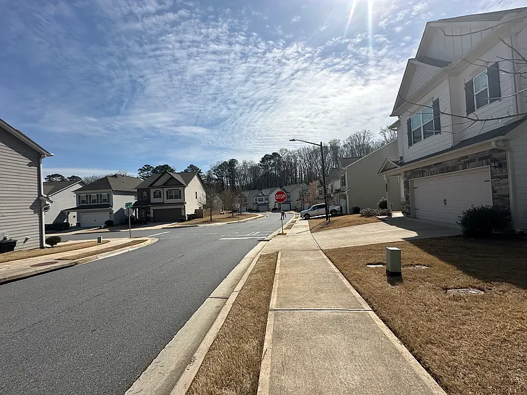 112 Bryon Ln — Photo 4