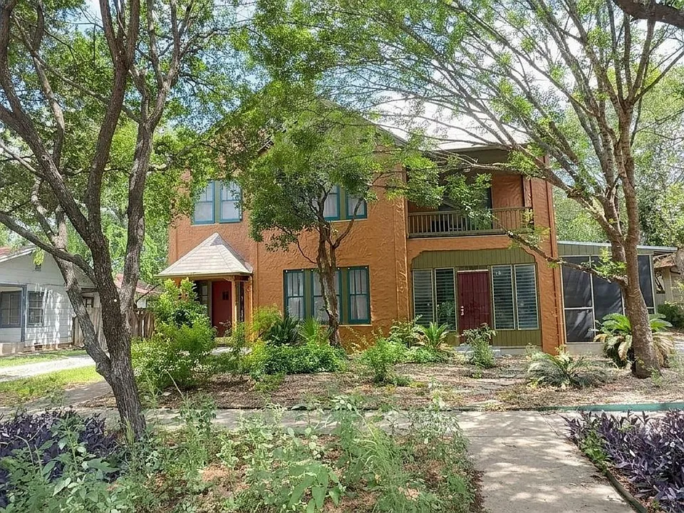 1743 W Summit Ave #2
