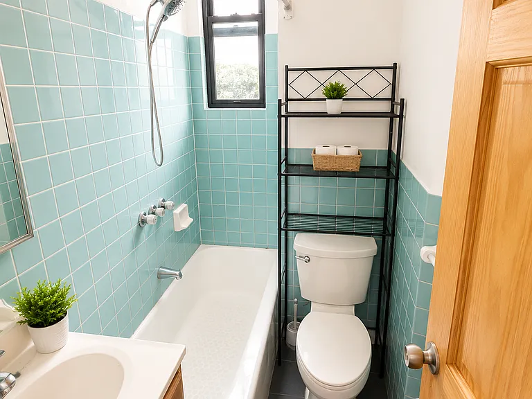 2314 Broadway #3 — Photo 7
