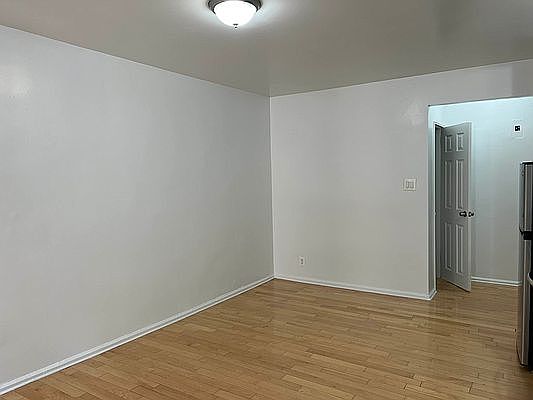 5th image of 327 E 108th St #4E