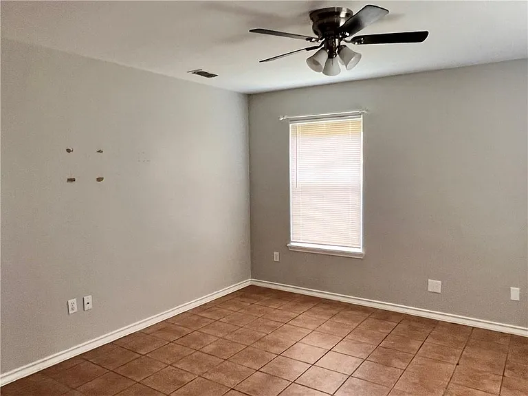 5801 Skylark Dr — Photo 2