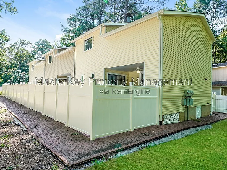 7405 Leesville Rd #C — Photo 24