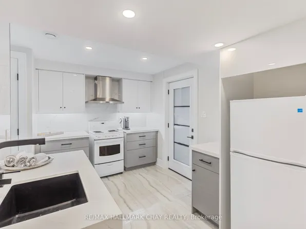 12 Tower Ct, Bradford West Gwillimbury, ON L3Z 2V2