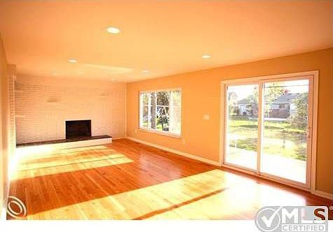 familyroom.jpg
