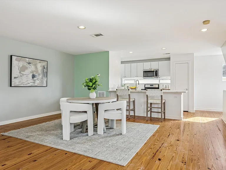 2508 Calumet St #E — Photo 20