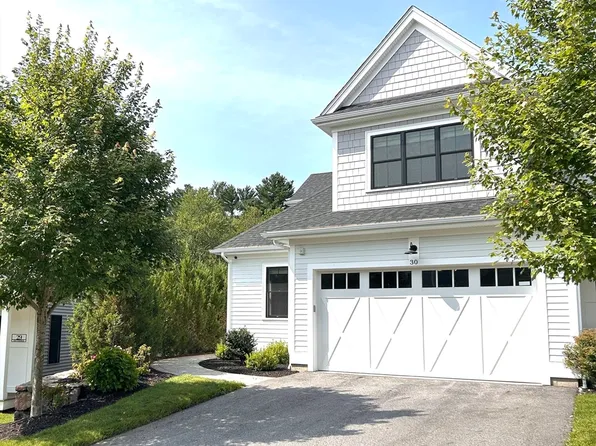30 Southfield Ln #30, Sherborn, MA 01770