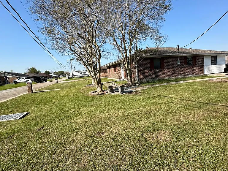 231 Jean Ellen Ave — Photo 2