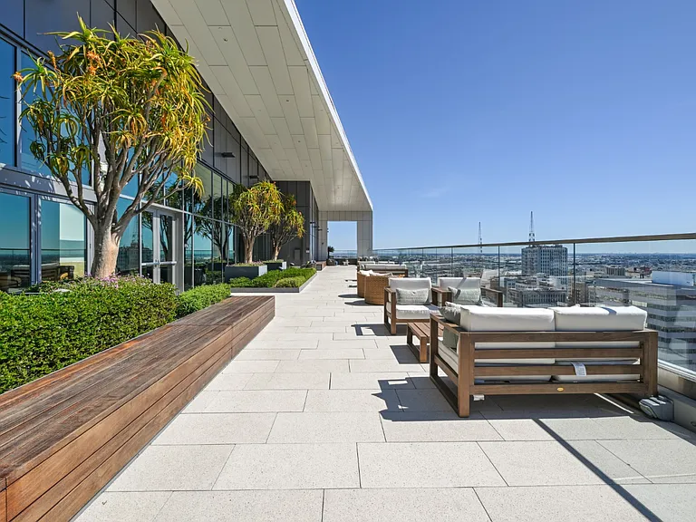 Park Fifth — Photo 16