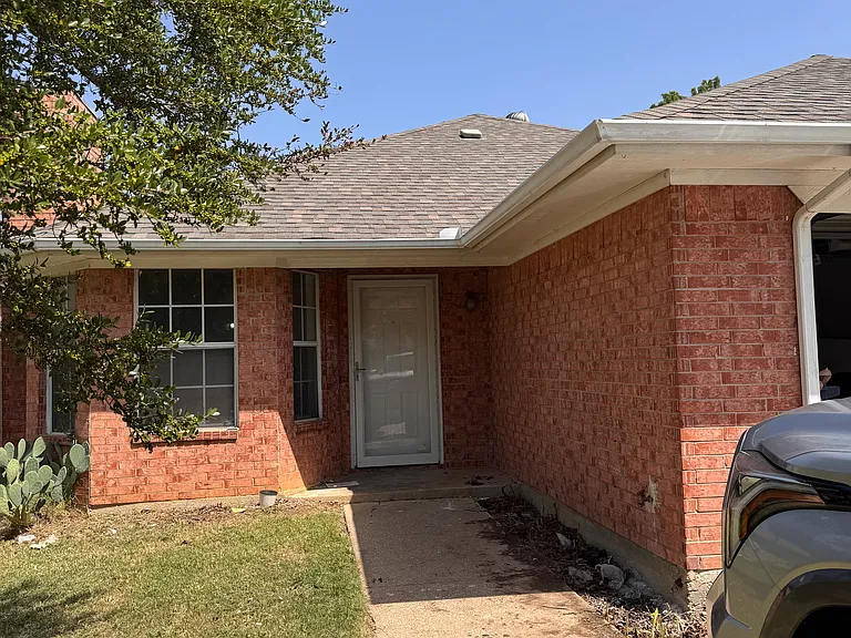 3752 Brett Dr — Photo 1