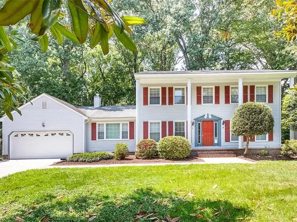 2 Oscars Ct, Poquoson, VA 23662