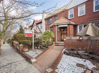 5349 64th St, Maspeth, NY 11378