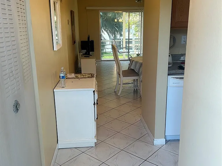 4321 NW 16th St #202C — Photo 2