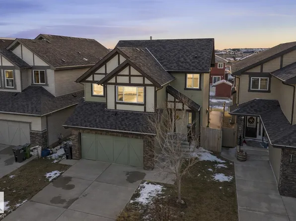 4211 Charles Close SW, Edmonton, AB T6W 0Z5