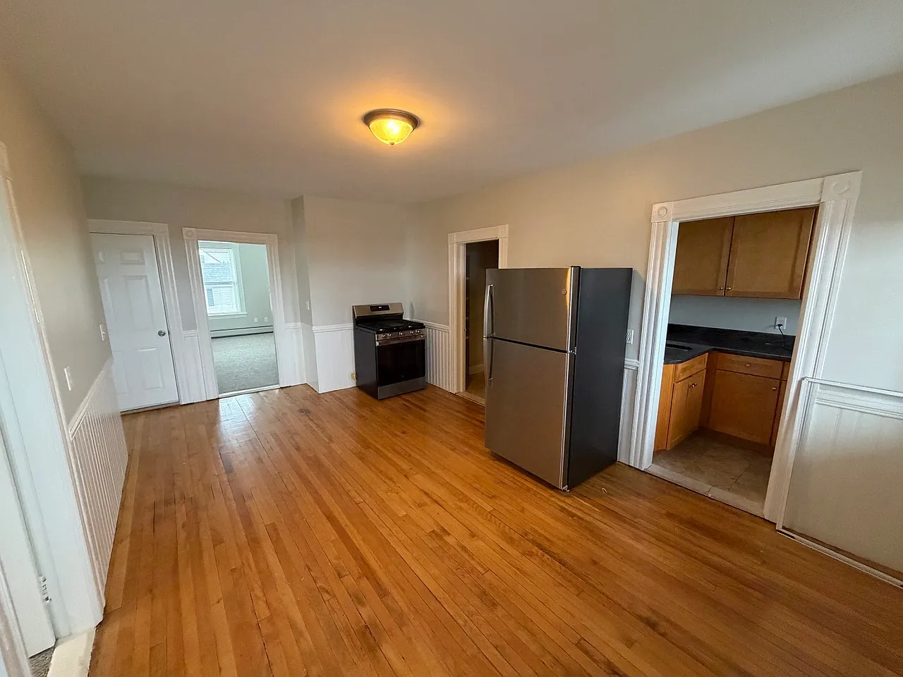 3 bed, 1000 sqft, $2,000 — Photo 1