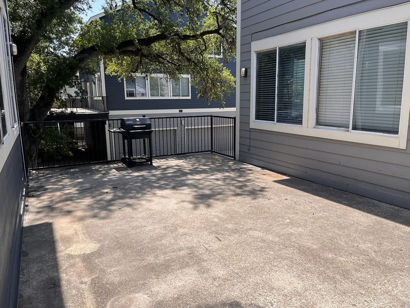 6bed/3bath with garage in North Campus — Photo 3