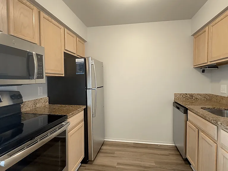 Prentiss Pointe Apartments — Photo 243