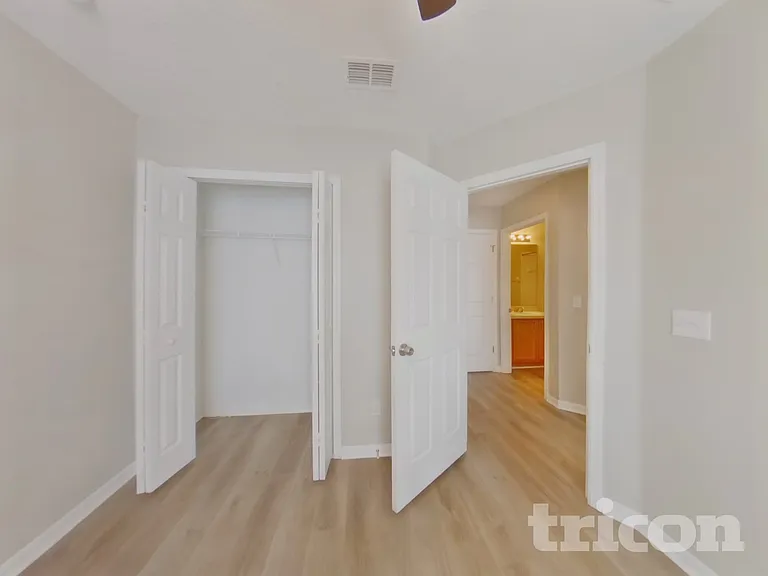 1443 Sherbourne St — Photo 9