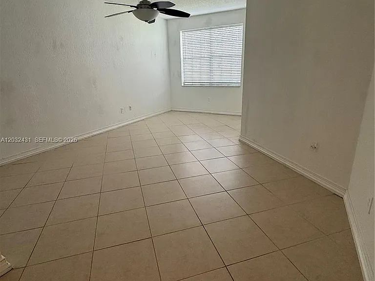 715 SW 148th Ave #611 — Photo 6