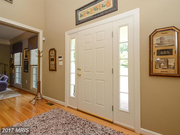 3rd image of 27 Windflower Ct