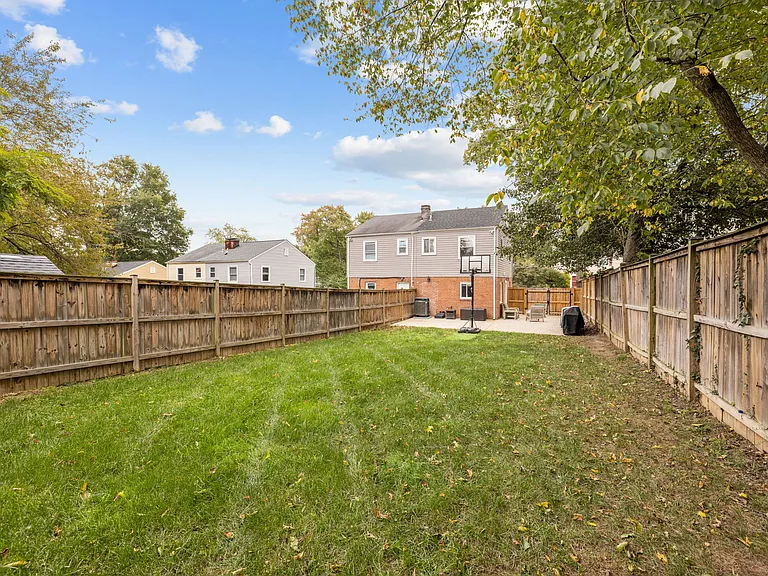 5820 Fifer Dr — Photo 19