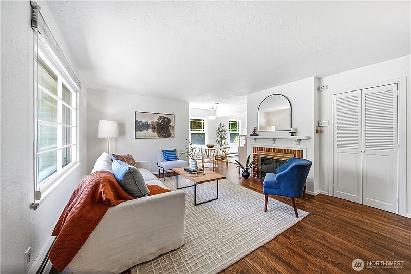 4th image of 8221 23rd Avenue NE