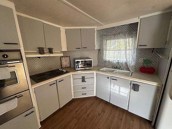 3rd image of 3030 Broadway #1