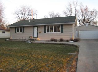 737 13th St NE, Owatonna, MN 55060