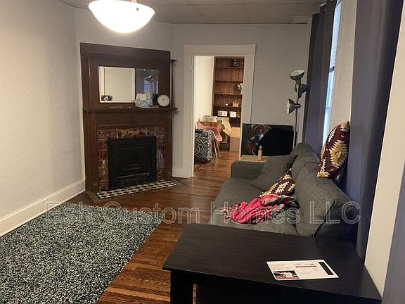 3rd image of 419 W Orange St APT 1