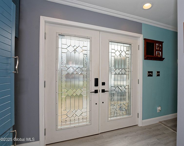 5th image of 81 Moore Road