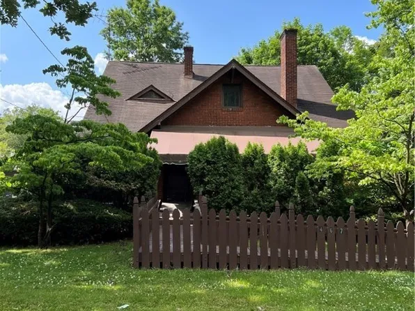 467 Bradley Ln, Youngstown, OH 44504