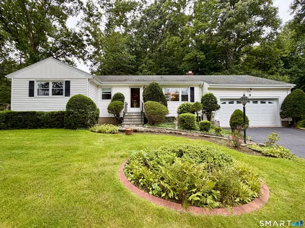 25 Noahs Ln Extension, Norwalk, CT 06851