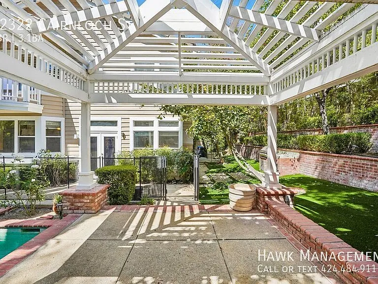 22322 Cairnloch St — Photo 59
