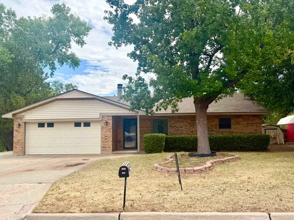 2912 Edgewater Dr, Woodward, OK 73801