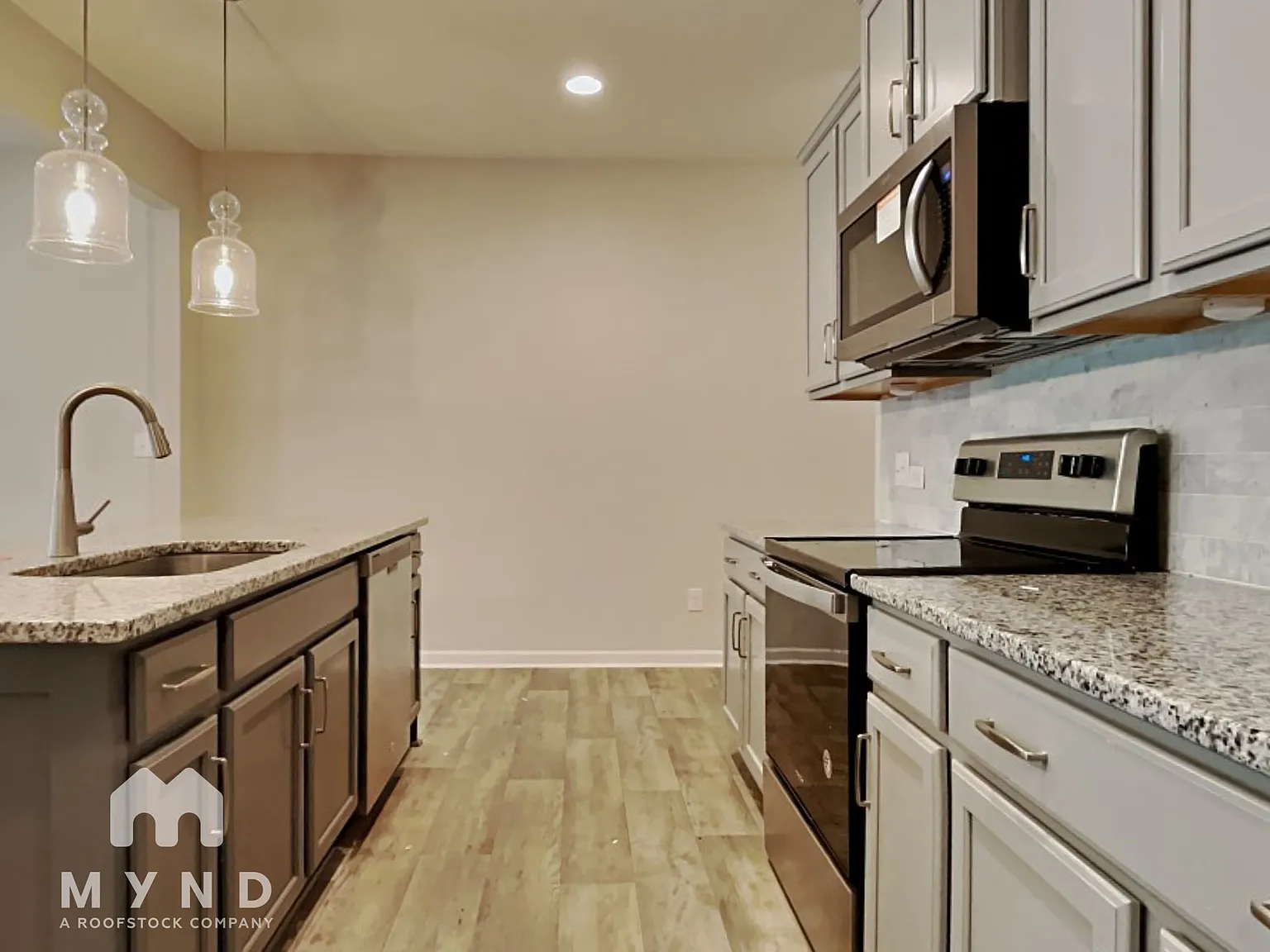 3 bed, 2.5 bath, 2252 sqft, $2,345 — Photo 3