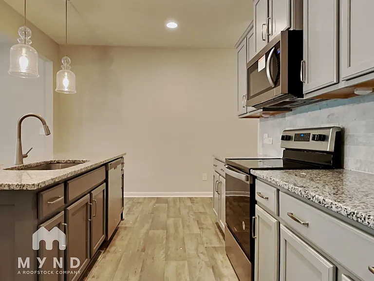8645 River Ridge Dr — Photo 3