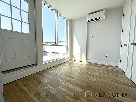 4th image of 415 Manhattan Ave #6