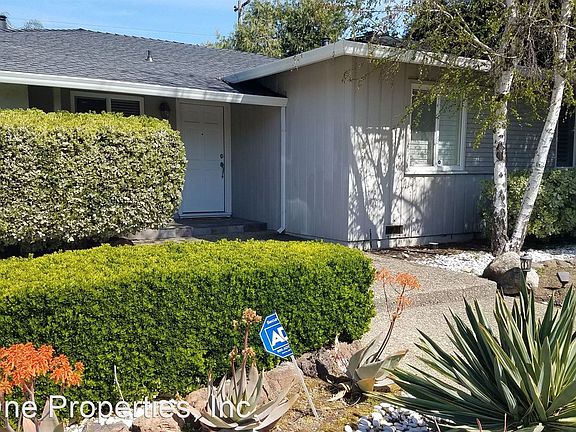 2nd image of 2728 San Antonio Dr