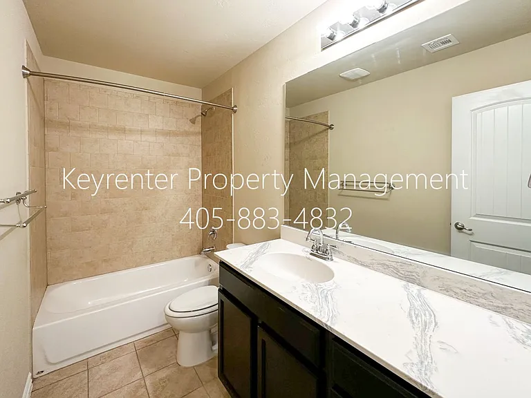 2409 Rosa Cir — Photo 22