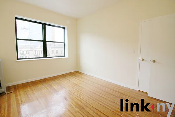 Rented by Link NY Realty | media 9