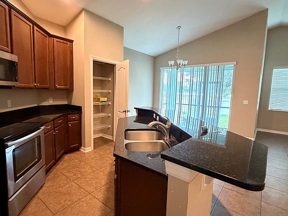 5th image of 15012 Montesino Dr